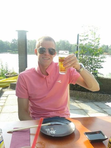 wit rood wit zit in mij bloed we zijn de best en zo goed heel mijn leven lang voor (wie) voor AJAX AMSTERDAM Ajax1.nl