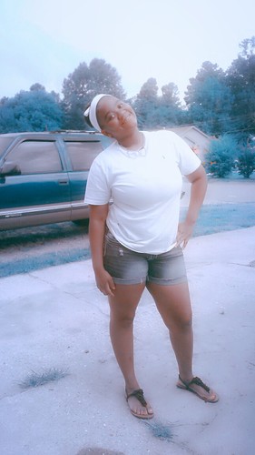 Im Kionne,| junior| Sillr | Ghoofr•|.....Follow Me & Ill Follow Back. :))