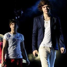 ❀ Hey Guyss. A Fan Account of One Direction! I Always Follow Bacck! @OfficialHotness @xLoveLiamP @amberriesen Follows me ;) x ❀