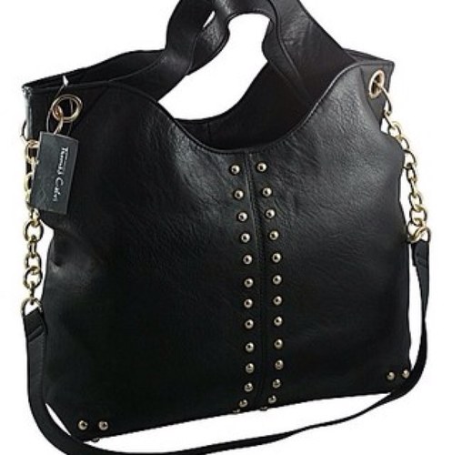 Im a fashion retailer. Mainly selling items from a new designer named Thomas Calvi.