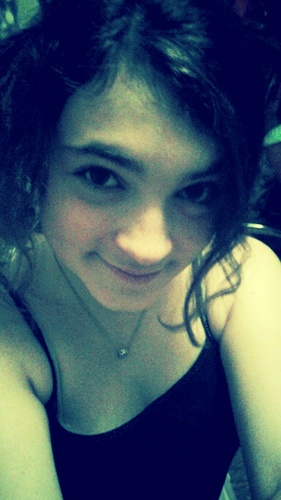 hi im lexi, I love art, dance, and music (ps rock is my fav ;) ) im preety quiet, and yea love ya ! xoxo