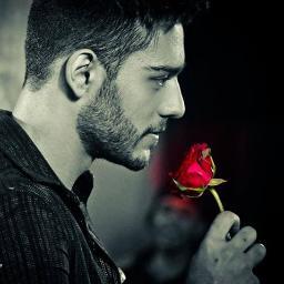 Faz falta ser, a falta de alguém
Dá saudade ser, a saudade de alguém
Você levou um pedaço do meu coração que eu sei @LucassLucco s2  Dona: @ParaLuanetes