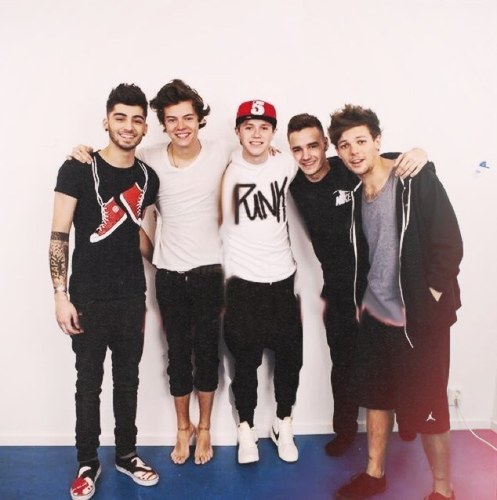 free follow from @daisychainzayn