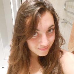 Mi hobby es escuhar música,me encanta ayudar a mis amig@s :)  y pasarmelo bien ;)