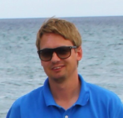 Senior systems developer at Uloba Independent Living. Dad. Also passionate about snowboarding, sk8, chess & Danish bagels