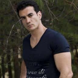 Me impacta como puede cambiar tanto una persona!!!  no importa!!! El amor siempre prevalece! X encima d todo y todos!! Yo te amo tanto... Tanto!! Y asi sera has