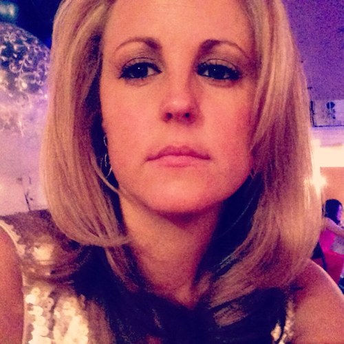 vickisarahellen's profile picture. And I dont want the world to see me because I dont think that they'd understand. When everything's made to be broken I just want you to know who I am.....