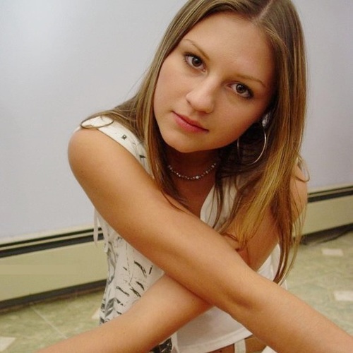 Effie_hVt's profile picture. I can do anything ...the ideas are endless Come have some fun! Click on my link to watch me live today. Create a free account and search for Lena.