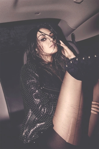 She laughs like God, her minds like a diamond. 
{ROLEPLAY//Vampire//TVD}