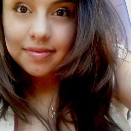 Feliz:) : *¨ ... futura Jornalista... :* Segue e conhece o resto