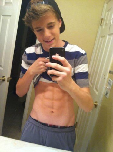 lucas_coupaz's profile picture. follow me please.❤