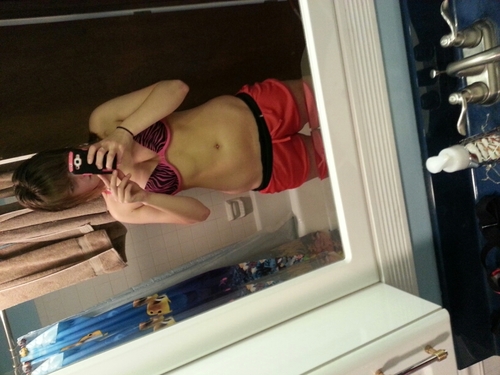 Small town girl trying to be the best me, through hard work and clean eating! Vegan! MUSCLE=SEXY! 5'11 HW 230 LW 140 UGW HAPPY, SEXY, & TONED! Avi=me