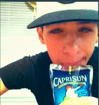 Hoi Ik ben slecht in bio maarja fuck it follow me gewoon. #Name = Jaynilson Zuberi Gabrio #Dancer