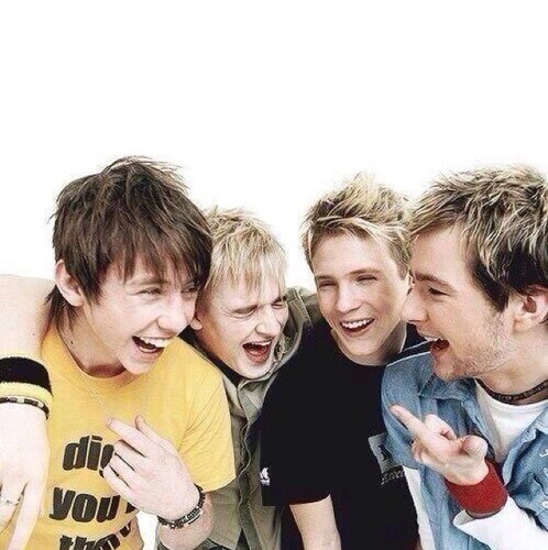 loving mcfly is easy! just a fan account for the four amazing guys that are mcfly :) run by: @_l0veiseasy and @MollyMcFly1 follow us?