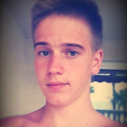 hugokartman's profile picture. Axelle mon amour de ma vie *.* (lll) je t'aime (l) 01.09.2013 (ll)