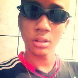 tu pensa oque tu quiser oq tu pensa eu sou traficante , assaltante ou até mesmo um jogador.