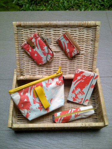 Hello,we design n print our cotton canvas, then transform them into practical everyday goods. Est. 2006 chat with us LINE @canvasliving