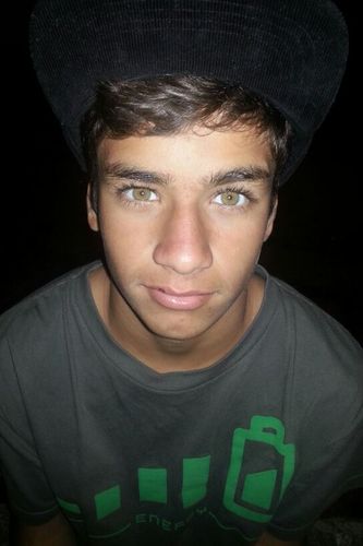 Me basta que venha do surf, me basta que venha do skate basta que venha do coraçao basta que venha da mente.