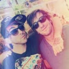 In love with @davedays and @AlexAllTimeLow