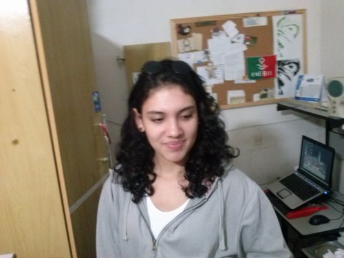 A vida é tão imensa e ao mesmo tempo tão pequena.Faça tudo valer a pena.Dizer eu te amo ñ devia ser um problema.Faça o que quiser fazer, qe seja cm tiver de ser