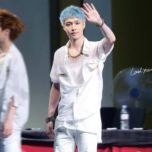 ผมม๊าเลย์ กระต่ายน้อยแห่ง Exo-M ฟลอมาคุยกับผมนะฮะ .อ้อน #EXPNFAM