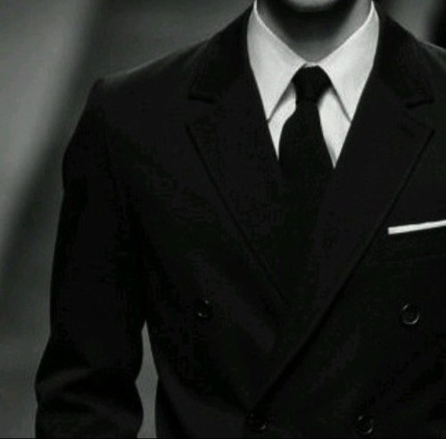 mjnwn_'s profile picture. عآصي ، قآسي ، لا اجيد سَوى الكسل و التزبيد و الانحراف .. ؤلآ آقبل آلمناصفه و لا آستجدي آلوسطيه آما آعتلي آلعرش آو آخلع آلتاج و آمضي