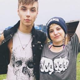 Fan Account for these two lovebirds, @AndyBVB & @JulietSimmsALL, I love. ♡ Instagram: AndyAndJuliet