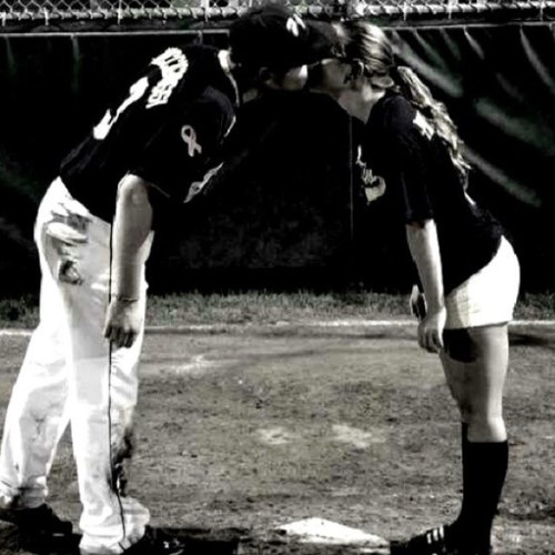 Tweets from a softball player who holds a baseball players heart ❤