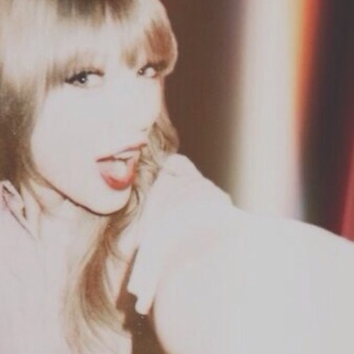 Taylor Alison Swift. New acc.