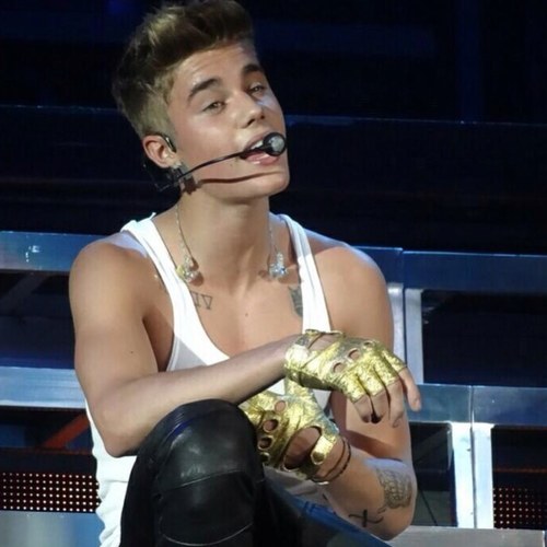Dando todo nosso amor e apoio para o nosso idolo @justinbieber e fazendo parte dessa grande familia, Beliebers!