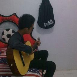 Yg Penting Follow Gue.. ntr di follback.. WahYu.Grive JErokc's