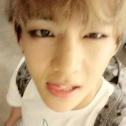 ••★สวัสดีคร้าบผม V หรือ KimTaehyung(김태형)★••จากวงน้องใหม่สุดเท่ BTS!!! ถึงผมจะใหม่แต่ดูแลคุณได้ดีนะเรามารู้จักกันเถอะครับ♥ #JustBotNotReal [21/7/13] #95line