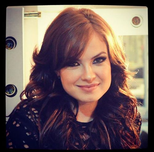 Para vcs todo o meu sonho é ser uma cantora ou atriz e comser a cantora e atriz Dulce María @dulcemaria