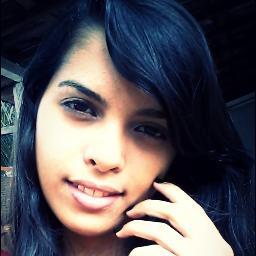 Amo musicas , poesia , componho e escrevo... Sou bem alegre,  Xata , boba etc..  perfeita do meu jeito :)