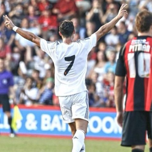 Thanks for still following everyone. Im still a HUGE @Cristiano fan. Follow my other accounts @MiAmorMARCELO and @TeamSterek
