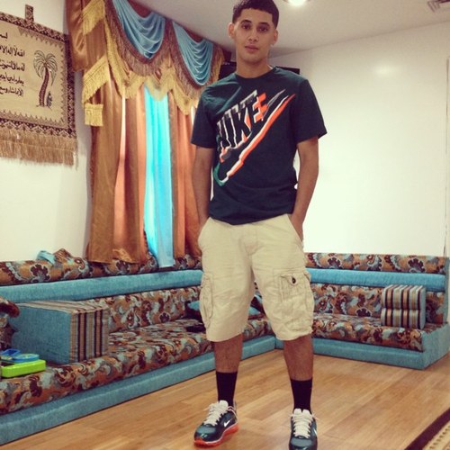 NBHS Senior 13
Nba- Celtics
Nfl- Giants
Follow ill follow back