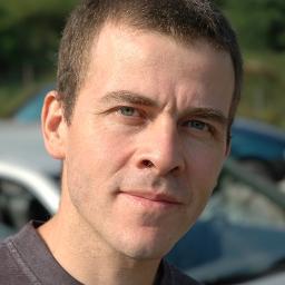 Paso la mayor parte del tiempo construyendo Sistemas Web Empresariales usando Análisis y Diseño Orientado a Objectos con Java, Eclipse y Linux.