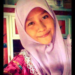 my nick name intan or kiki :) _| SMAN BINSUS DUMAI _|  29 JULI 1998 _| ANAK PERTAMA _| 3 GEISHA... _| 4.20 _| 083185763265