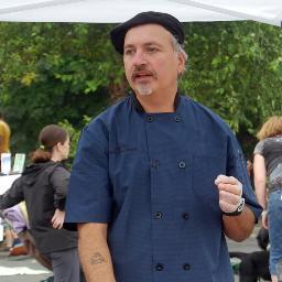 Personal Chef,instructor and food blogger. I tend to focus more on a  Southwestern style but enjoy all types of cooking and eating.
