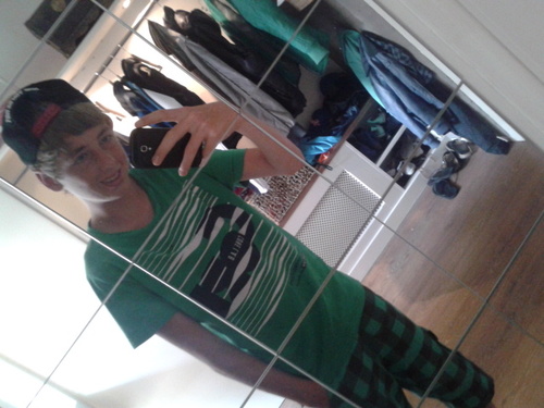 hallo. whap? 0637432426 .  insta: yannickarends