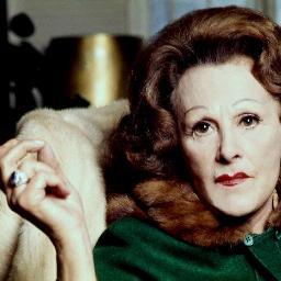 #FannyFun with #FannyCradock 🍄 Writer. Author. PhD Researcher early TV cooking programmes in Britain @EdinburghNapier 📺 Member @RoyalHistSoc 📸 Allan Warren