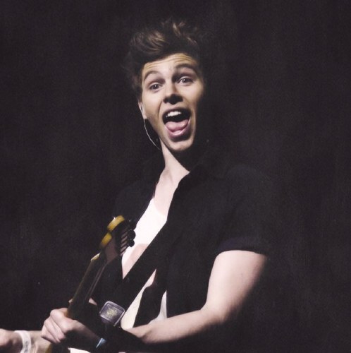 FOLLOW @xdammitluke FReE FOllOWS