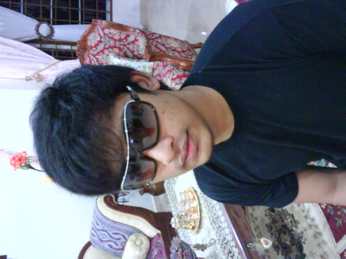 ayies_greenish's profile picture. we can't change the past but we can make a future