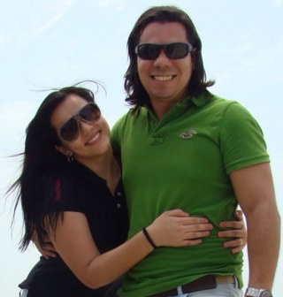 Servo de Deus, contrabaixista do MInistério Trazendo a Arca e casado com Paula Senger Rodrigues