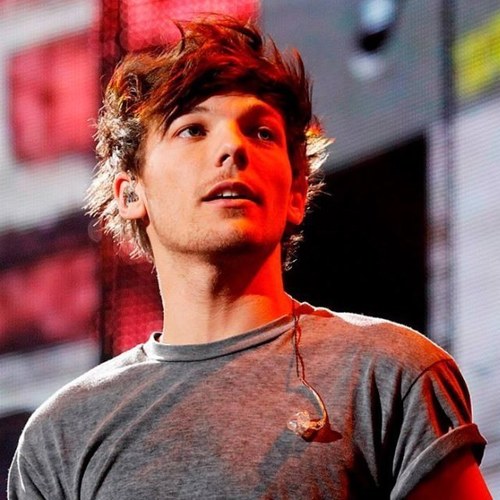 Love one direction! :( Aaroosa Malik followssss. BIG ONE DIRECTION FAN ESPECIALLY WITH LOUIS 3