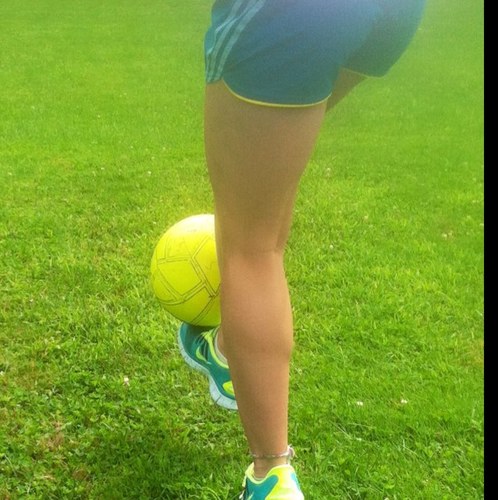 New to the fit world and looking for support and encouragement from the #FitFam SW:140 CW:130 Soccer,Track (Distance), Snowboarding! Lets be friends! Avi is me