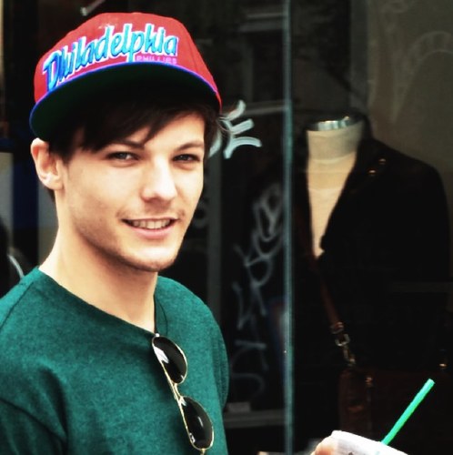Free follow from @1D_Avenue follow that account instead