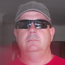 bertusshark's profile picture. Builder/Renovator and hates Dumb people.
