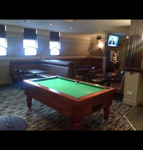 Bar and Lounge serving food 7 days a week. Pub quiz on Monday nights and live entertainment every Friday and Saturday nights Tel-01418122859