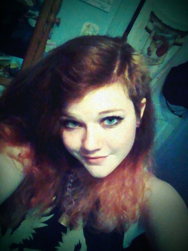 Hey there! I'm a 16 year old punk! Music is my LIFE!!